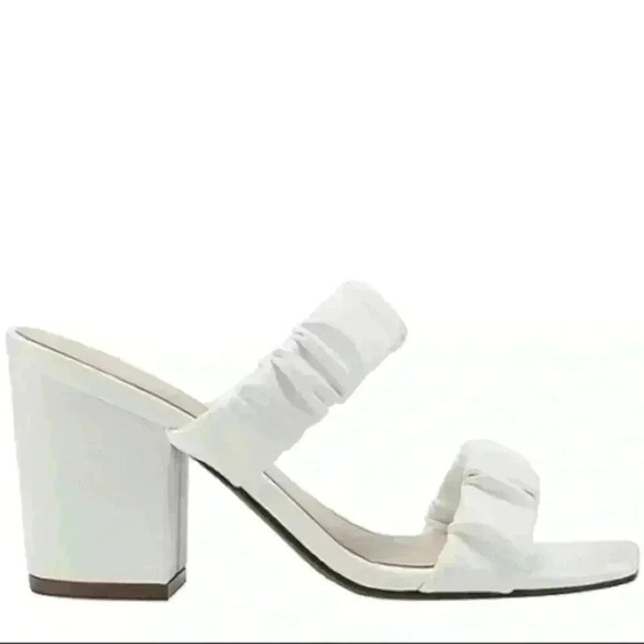 UNISA WOMENS CYLA SLIDE SANDAL‎ - WHITE - Picture 2 of 8